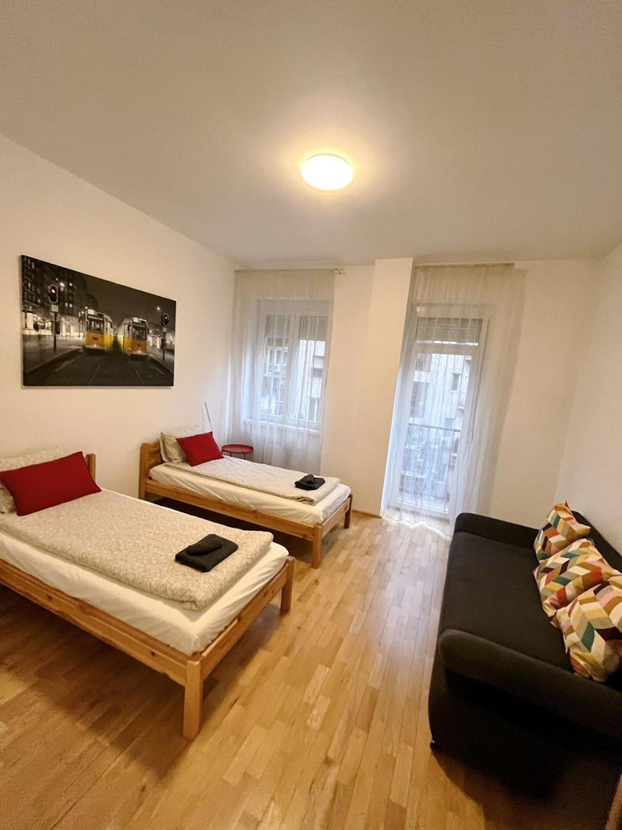 Boutique Family Apartment In The Heart Of City Budapeste Exterior foto